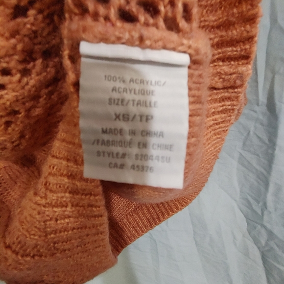 3/$15 Suzy Sheir sweatshirt - Picture 3 of 5